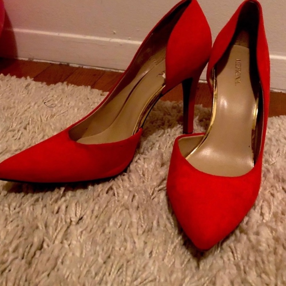 Coral Pumps Size 9